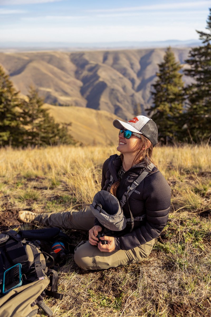 hwilsonnc's tweet photo. The world looks different when you're willing to go farther.

Good trails challenge you. Great eyewear keeps up. 🕶️🌍
#WileyX #AdventureReady #TravelMore https://t.co/dTAygAw51h