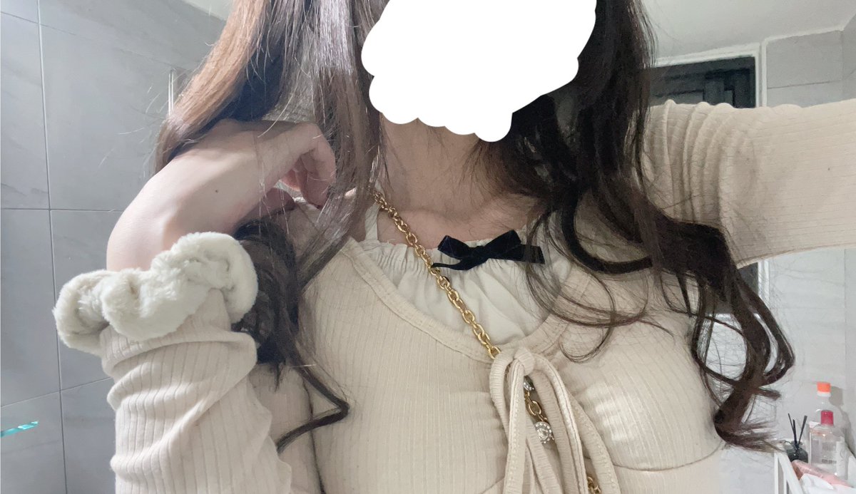 nini515151's tweet photo. Cute lil bow https://t.co/f71aDaqYMB
