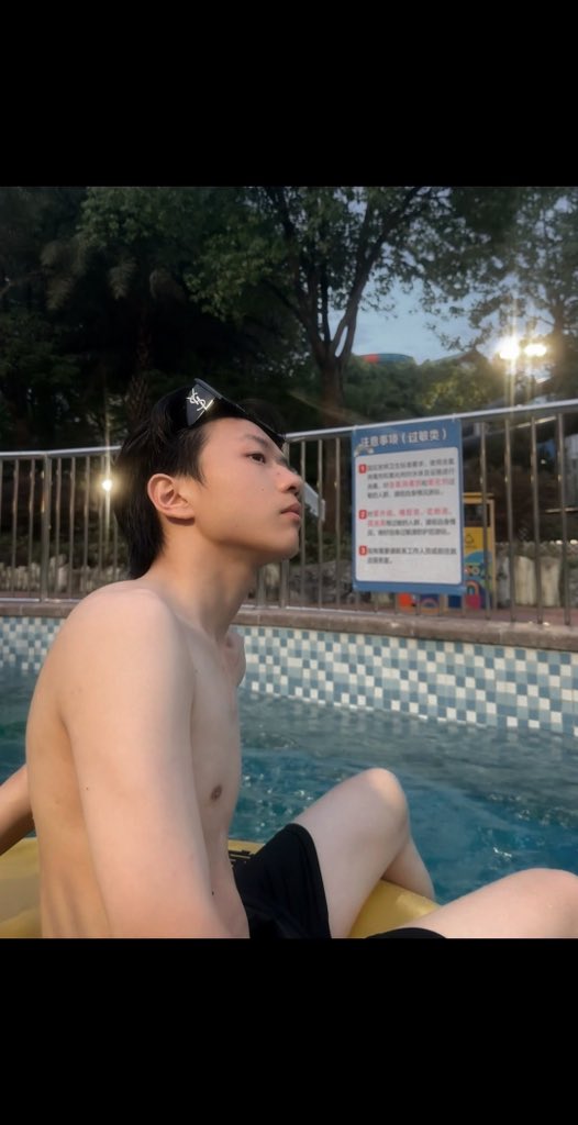 bow_bow_777's tweet photo. 其实小三是好人，因为她抢走了不爱你的人 https://t.co/QhLfAuwODS