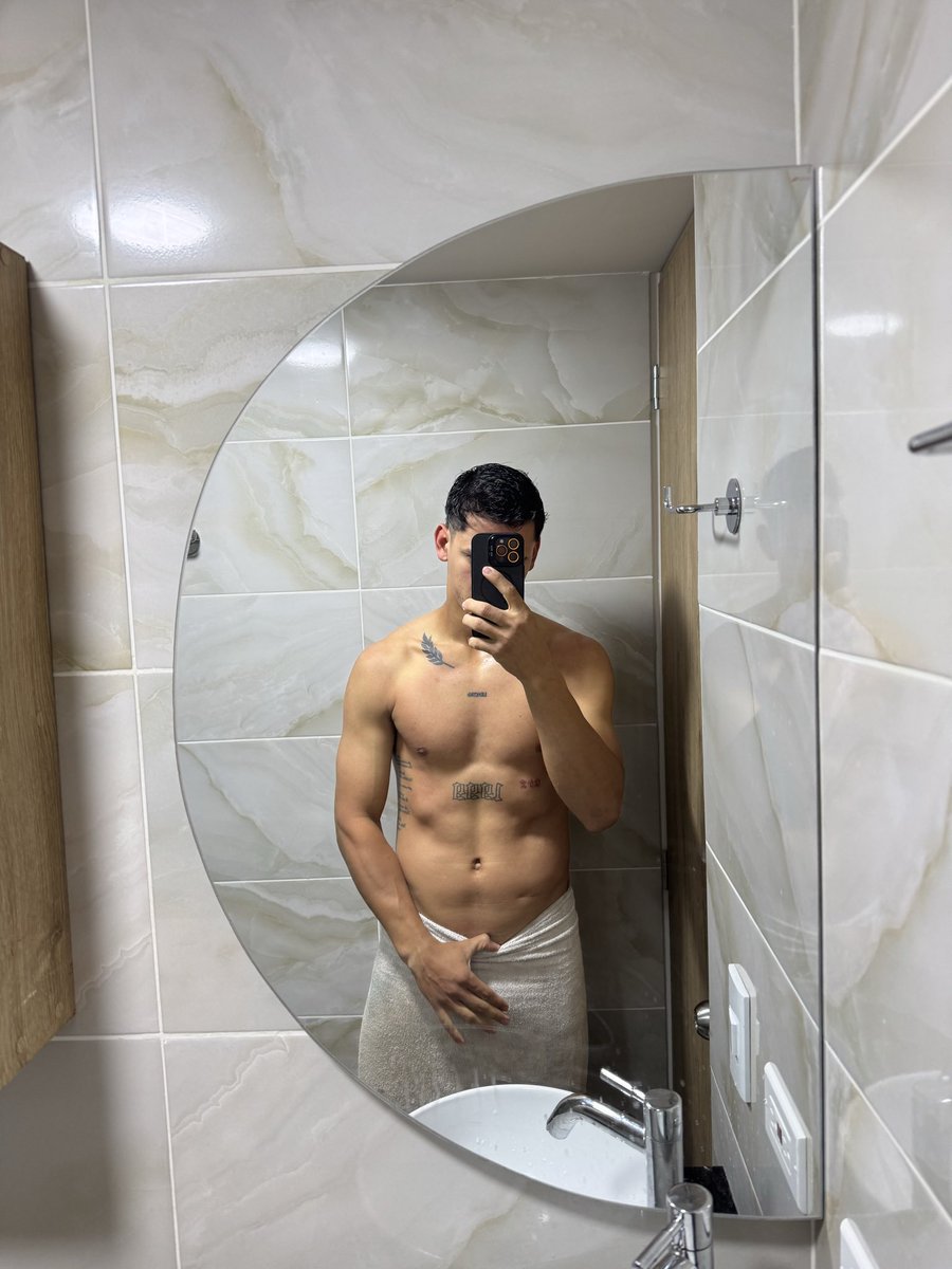 sebaxramirez99's tweet photo. 💦 

https://t.co/BQ4I29U8og https://t.co/jJsxNRGcGP