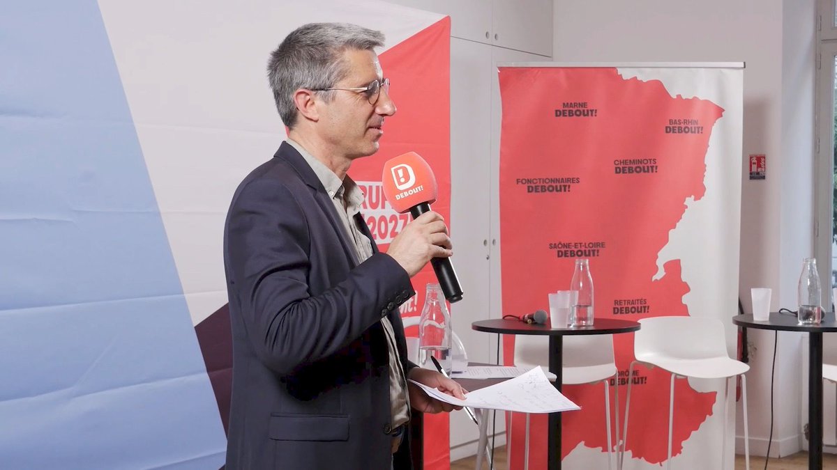 debout_fr's tweet photo. Retrouvez en intégralité l'entretien d'embauche de @francois_ruffin dédié à la transition écologique et à l'Economie sociale solidaire ! 

🔴 https://t.co/nVHpDAYX0m https://t.co/kkuV9BAoED