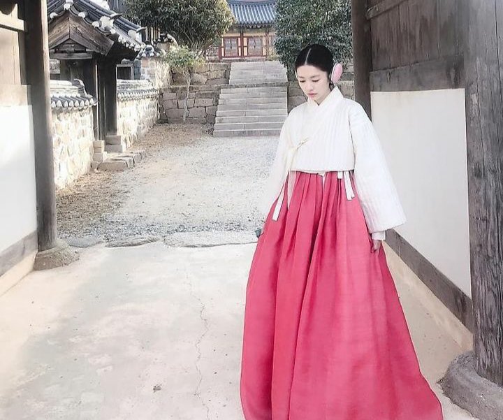 Mhudeokie's tweet photo. Lady Hae-Won ๐ธ
7th Anniversary
#HommeFatale
#JungSoMin #์ ์๋ฏผ https://t.co/ZIU0BRxoA3