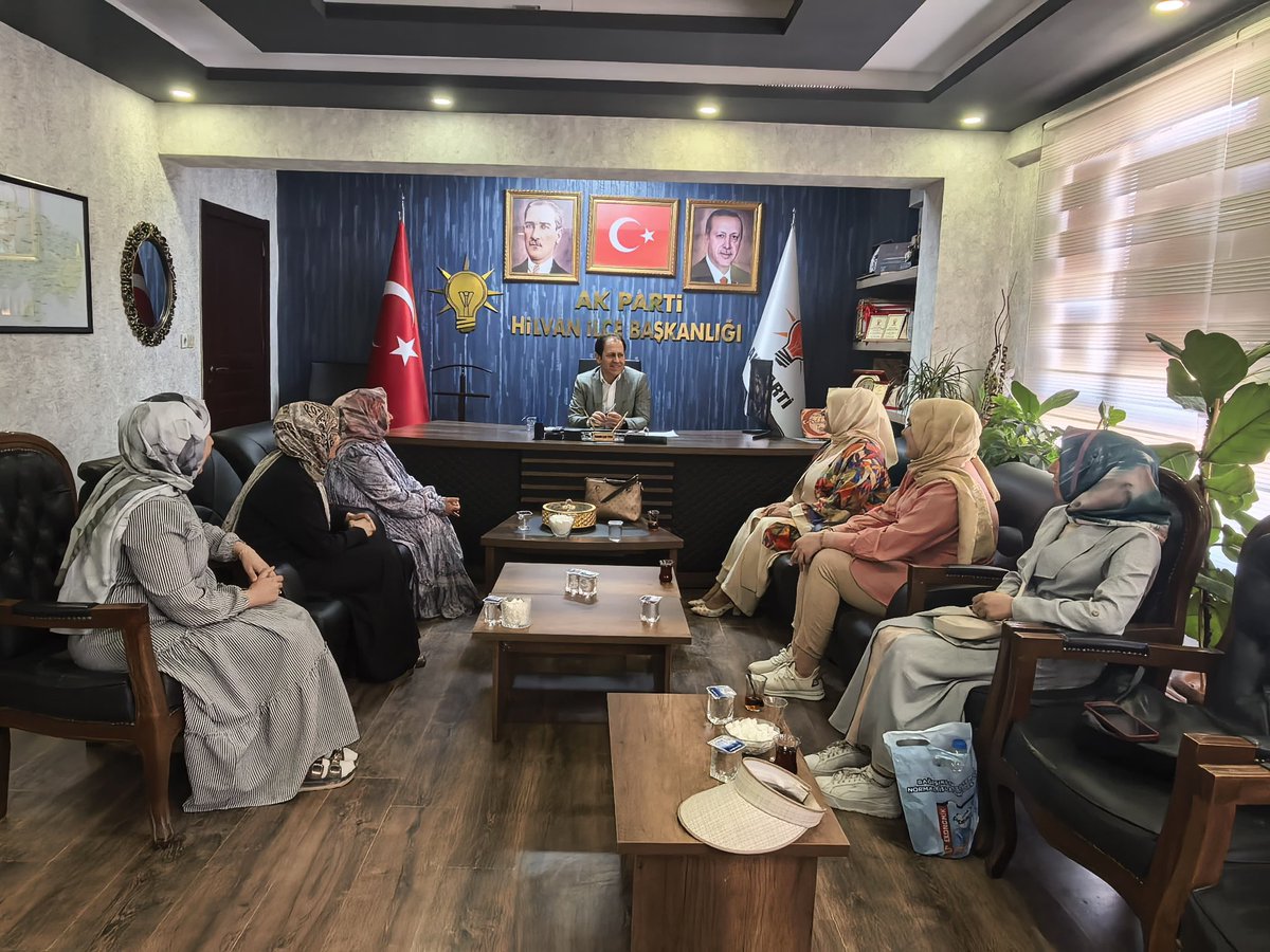 Akparti_hilvan's tweet photo. 📍 İlçe Başkanlığımız

Kıymetli hanımefendileriyle bir araya gelerek istişarelerde bulunduk. Birlik ve beraberlik içerisinde, gönül bağlarımızı daha da güçlendiren verimli bir buluşma gerçekleştirdik.

Emekleri, gayretleri ve teşkilatımıza kattıkları değer için tüm dava arkadaşlarımıza teşekkür ediyor; aynı azim ve kararlılıkla çalışmaya devam ediyoruz.

“Güçlü kadın, güçlü teşkilat; güçlü teşkilat, güçlü Türkiye.”

#SevdamızHilvan 

@RTErdogan @Akparti @bybekirbozdag 
@abuyukgumus 
@hakanaksu058
@farukaytek
@milhamigunbegi 
@AEminOnenOfis @ProfDrDusak @ibrahimeyyupogl @malicevheri @CYAZMAC @HikmetBasak_63 @av_mfaruk @Malikurt14 @FIRATKORAN @akpartiurfa @Kamal1Nuri @SEToprak_