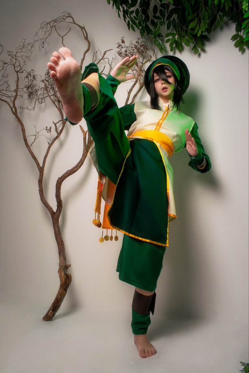 yameeka_cosplay's tweet photo. Toph’s foot 🥵🦶 https://t.co/0r4tKM545t