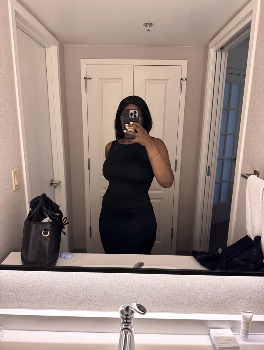 ReadyforRene's tweet photo. Rising to the occasion 🖤💫 https://t.co/9CPwM4nCaY