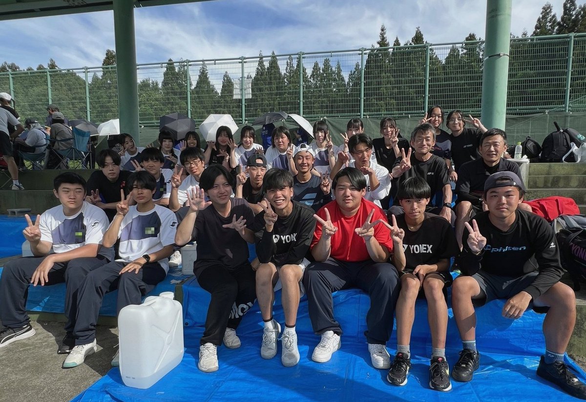 melbirka's tweet photo. 明らかにお姉ちゃんが以前よりもちあきねーちゃんと仲良��なってるのが見て分かり、ド直球に「お姉ちゃんってちあきねーちゃんと付き合ってるの？」と尋ねる悠真くん
「ちあきちゃんとはそんなんじゃないから。ユウマは変なこと考えなくていいの」と窘めるものの内心ドキドキなかがりさん https://t.co/qdBsErvPHk