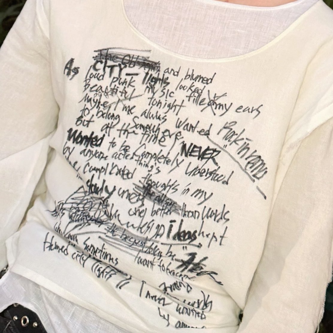HONGSMINGKI's tweet photo. loveee how yeosang shirt has “rock in roma” on it and how yunho’s shirt (tied around his pants) has “ATZ” on it with safety pins….brilliant 10/10 styling https://t.co/m2QimMyxxT
