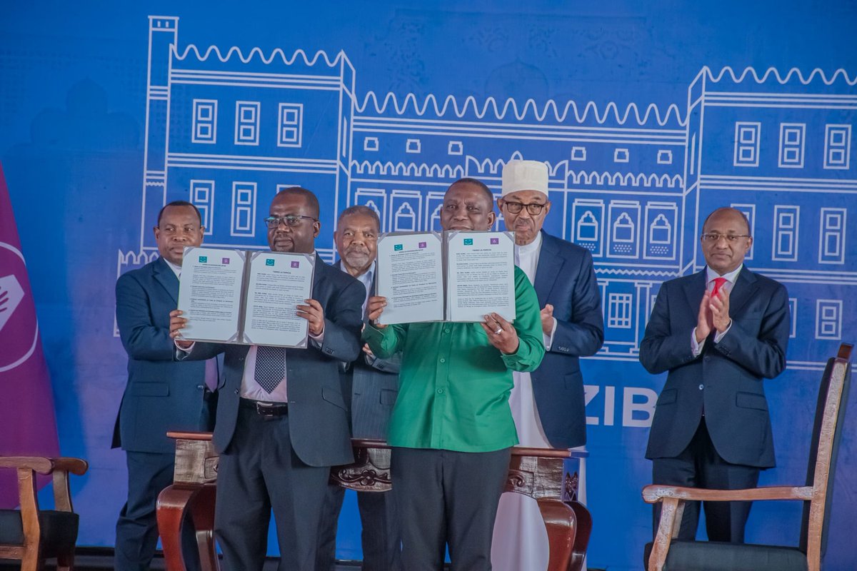 Filmvault_HQ's tweet photo. Tamko hili la Pamoja linabainisha azma ya pande mbili kuendelea kufanya kazi kwa pamoja ili kupata ufumbuzi wa kudumu na endelevu wa changamoto zinazoikabili Zanzibar kisiasa, kijamii na uendeshaji wa shughuli za umma. 

#ZanzibarMpya #ZanzibarMoja #MamlakaKamili
@ACTwazalendo https://t.co/pFbH975vwJ