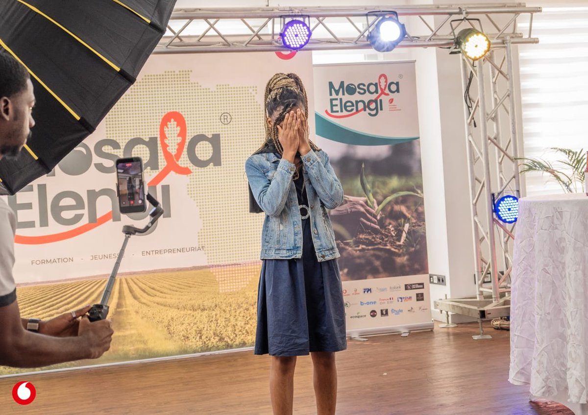 tisyamukuna's tweet photo. Coup d'envoi!

La Kinoise est fière de lancer la seconde édition de son programme de formation: Mosala Elengi!

Le jury de pré-sélection des 100 candidats a débuté ses travaux chez Vodacom. Nous sommes impatients de découvrir les futurs entrepreneurs en agro-industrie de cette nouvelle promotion.