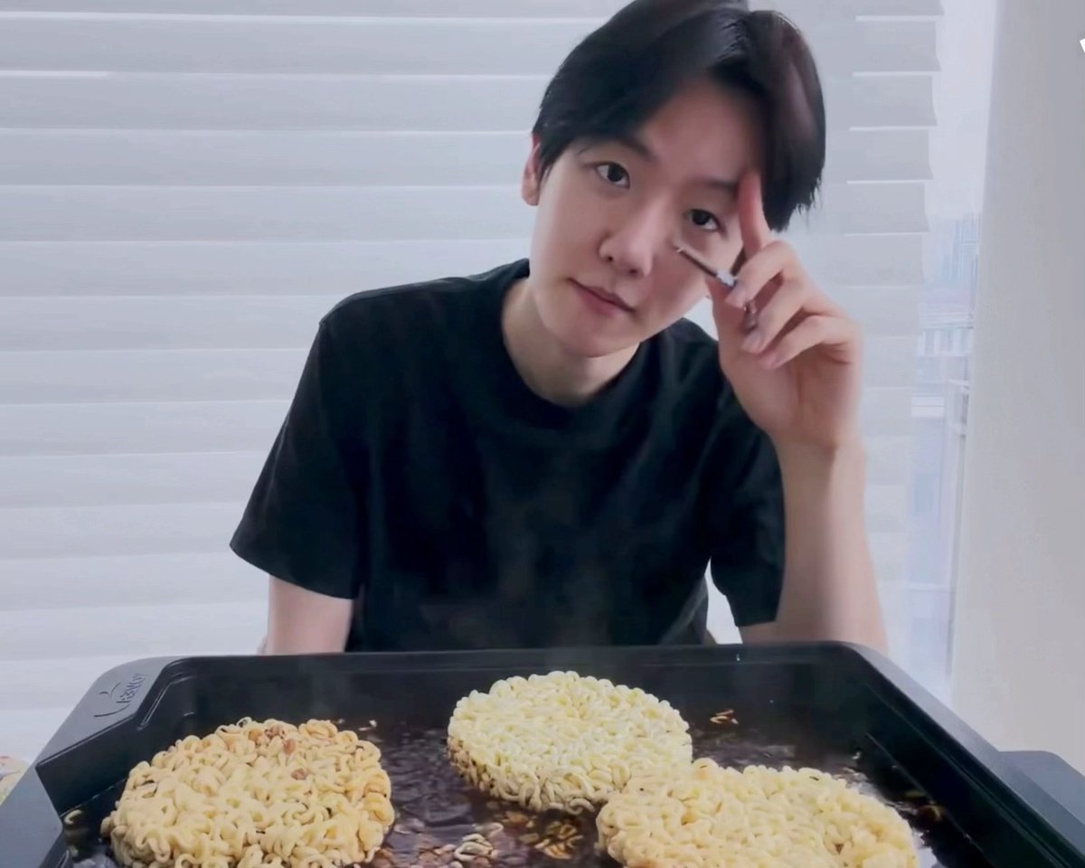 bbhouou's tweet photo. love you https://t.co/0Zbjjm4AFJ