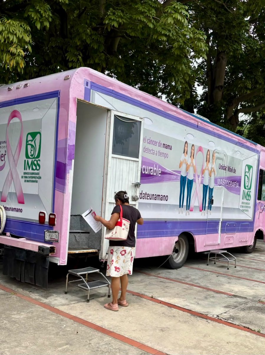 DiariodeMorelos's tweet photo. 🎀 ¡La detección temprana puede salvar vidas! El IMSS Morelos invita a las mujeres derechohabientes de 40 a 69 años, así como a quienes tienen antecedentes familiares de cáncer de mama, a aprovechar la jornada gratuita de mastografías que se realiza del 9 al 11 de julio en las UMF No. 3 de Jiutepec y No. 8 de Villa de Ayala.

🩺 Los estudios se realizarán de 8:00 a 13:00 horas y de 15:00 a 17:00 horas. Para acceder al servicio es necesario contar con vigencia de derechos, presentar la Cartilla Nacional de Salud o INE y acudir sin desodorante, talco, perfume o cremas, además de usar ropa cómoda de dos piezas.

📍 El IMSS recordó que también se realizan mastografías de manera permanente en la UMF No. 20 y el HGR/MF No. 1 de Cuernavaca, así como en el Hospital General de Zona No. 5 de Zacatepec. La detección oportuna hace la diferencia. 💗