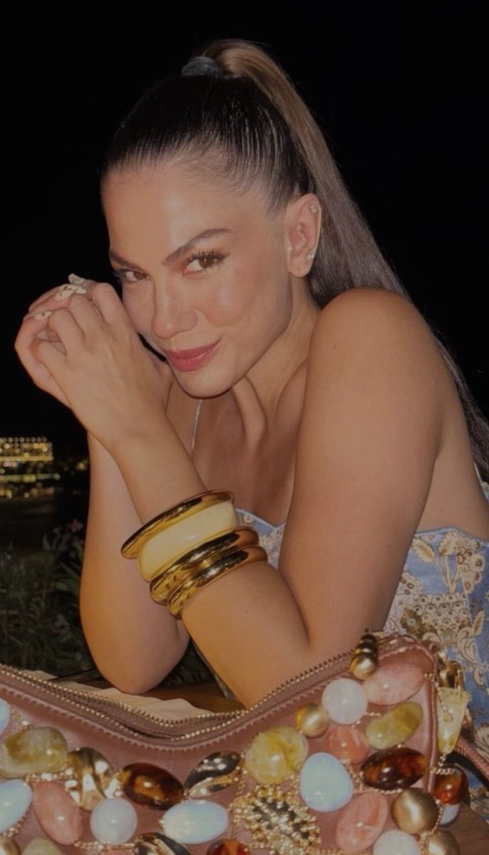 Jana35337385's tweet photo. Yaz kelebeğim çok güzel🦋💎

#DemetÖzdemir https://t.co/gUduYapEEa