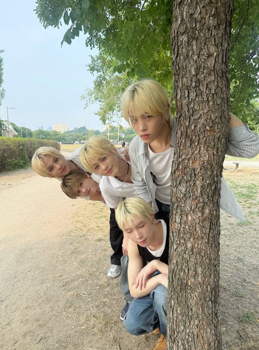 bani_1011's tweet photo. 갑자기 여름 파우가 너무 좋다 https://t.co/eyOs8yC1j6