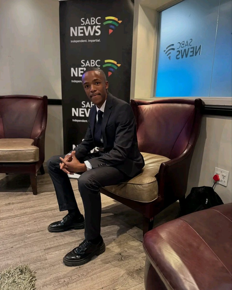 BetwayQueen2's tweet photo. To every young boy and girl living in Potchefstroom and beyond! DREAMS DO COME TRUE!! DO NOT STOP BELIEVING!!❤️🇿🇦
#fyp #sabc #petersonsebati https://t.co/N6fpT9gkCS