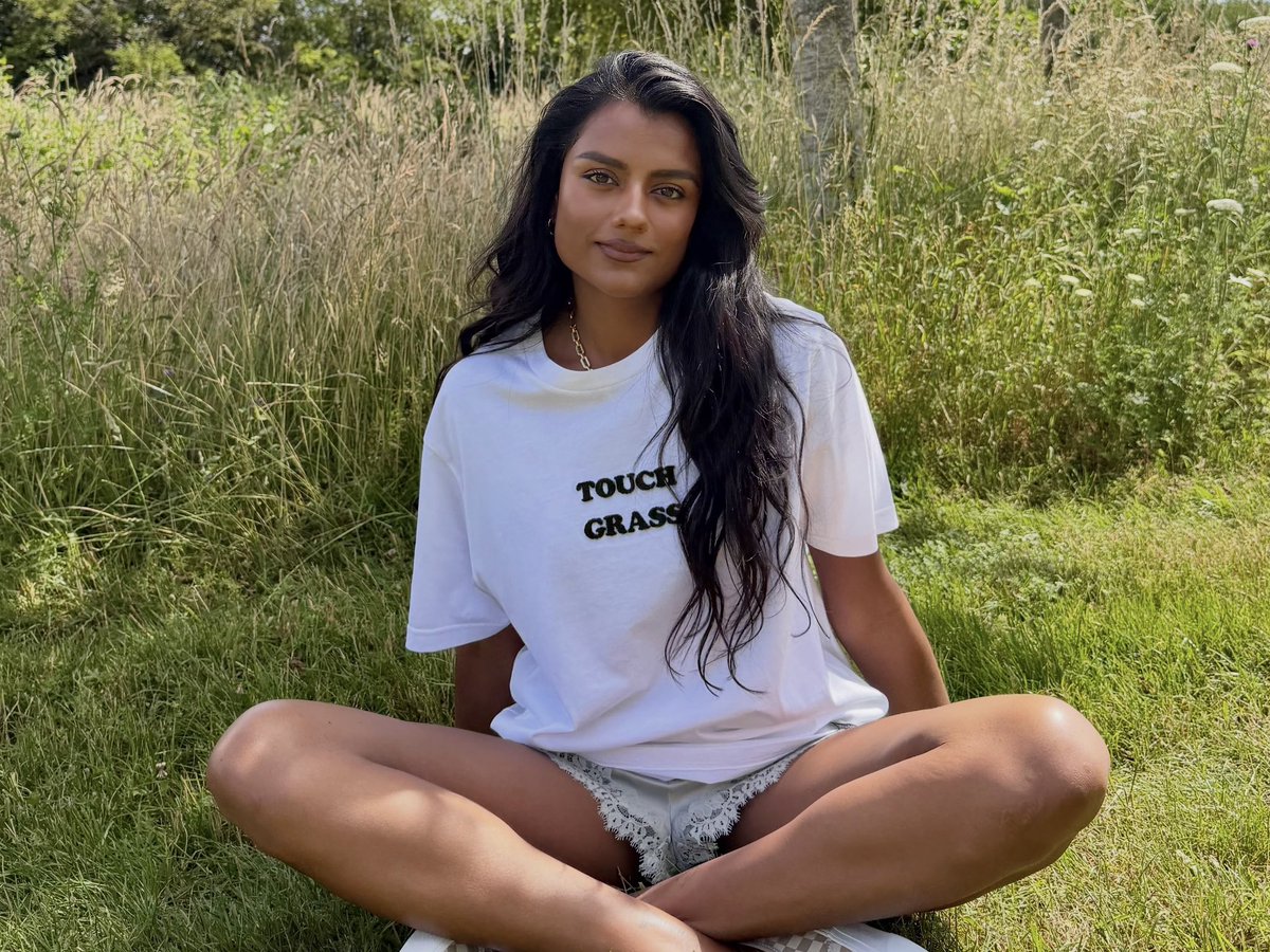 flyestdesi's tweet photo. #itgirl https://t.co/lTDT4kbiS6
