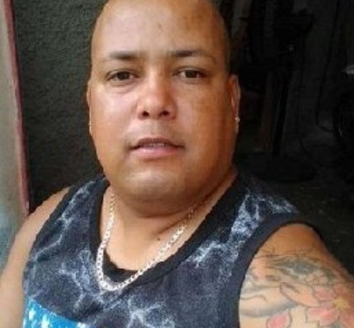 Libertad12021's tweet photo. 🇨🇺 No podemos olvidar a Daniel Joel Cárdenas, preso político condenado a 15 años de privación de libertad. La policía entró violentamente a su casa después de las protestas del 11J  disparándole en presencia de su familia. No lo dejemos solo. Exijo su liberación inmediata. https://t.co/V6lyjfdZoI