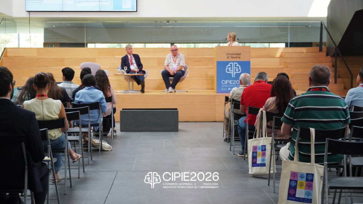 CIPIE2026's tweet photo. Continuamos en #CIPIE2026 abordando la transferencia del conocimiento en Psicología aplicada: de la investigación a la innovación.

Consuelo Sáinz y Fernando Sánchez Santed presentan experiencias de creación de soluciones digitales, IA y neurorehabilitación. https://t.co/V0L4feVjms