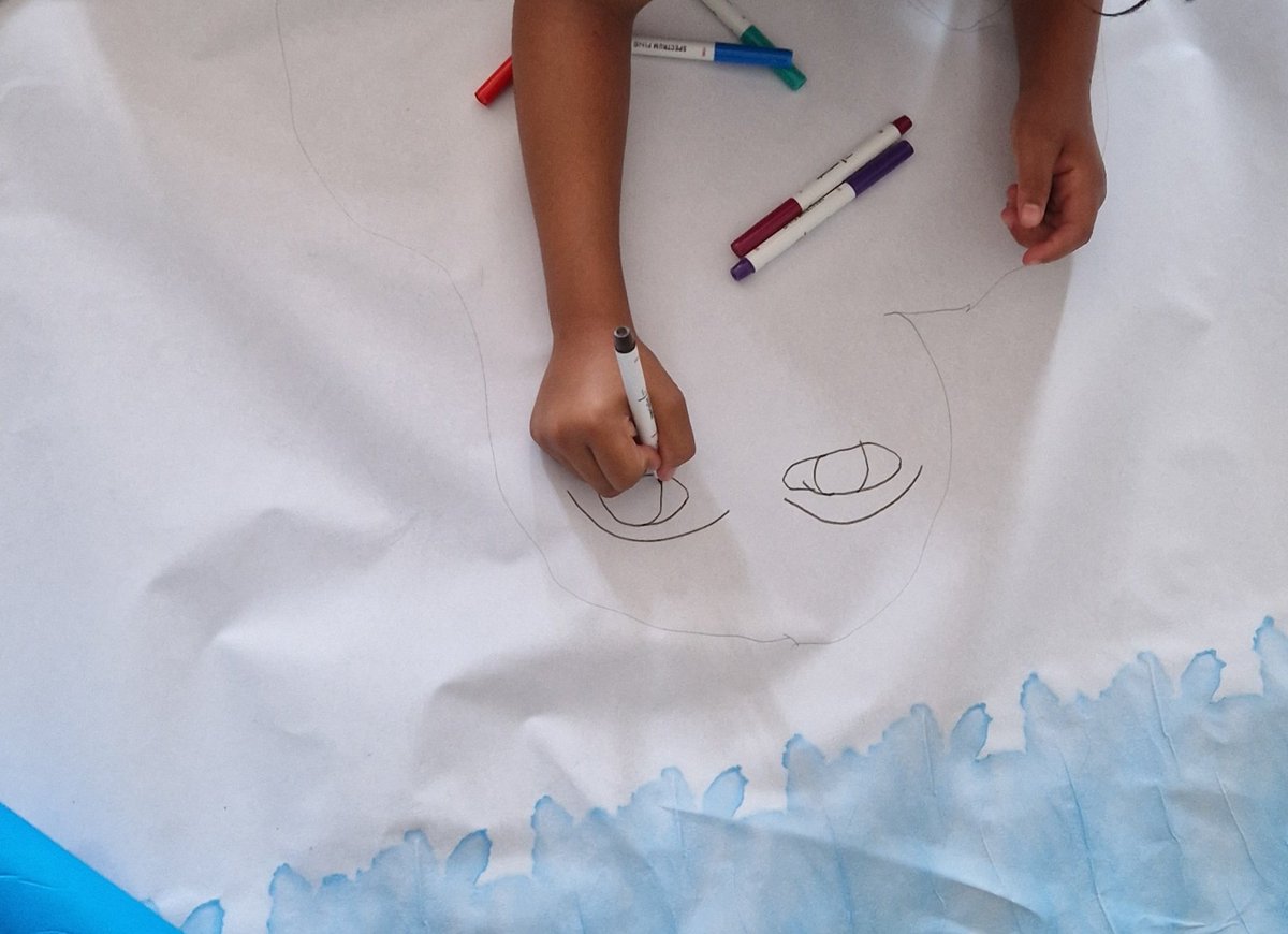 AlbrightCentre's tweet photo. Our primary group had a wonderful time creating their own shadows, after reading this brilliant book today 👥🌈💜 #thisisAP #communityspirit #respect https://t.co/S72GOHQfJA