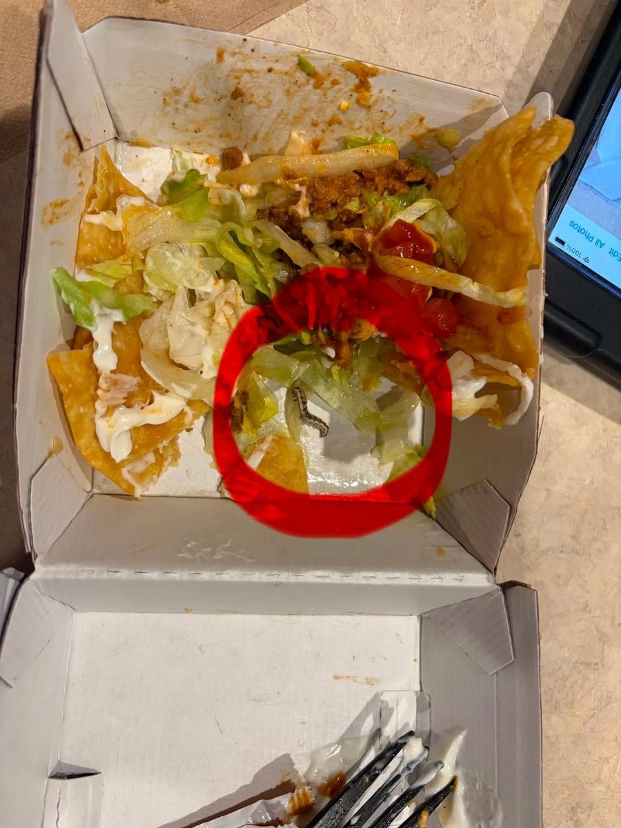 rjborders's tweet photo. @tacobell New Boston Ohio https://t.co/4BdnzdCTVd