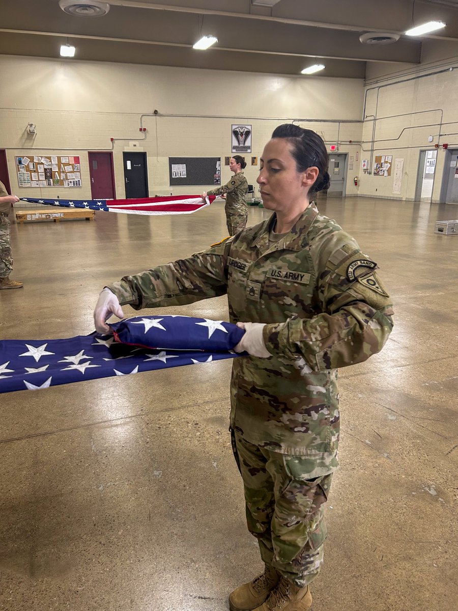 OHNationalGuard's tweet photo. Soldiers assigned to a military funeral honors team conduct drills during a training event at Defense Supply Center Columbus in Columbus, Ohio. The training reinforced the team’s commitment to honoring fallen service members with precision, dignity and professionalism. https://t.co/vR7drAse0m