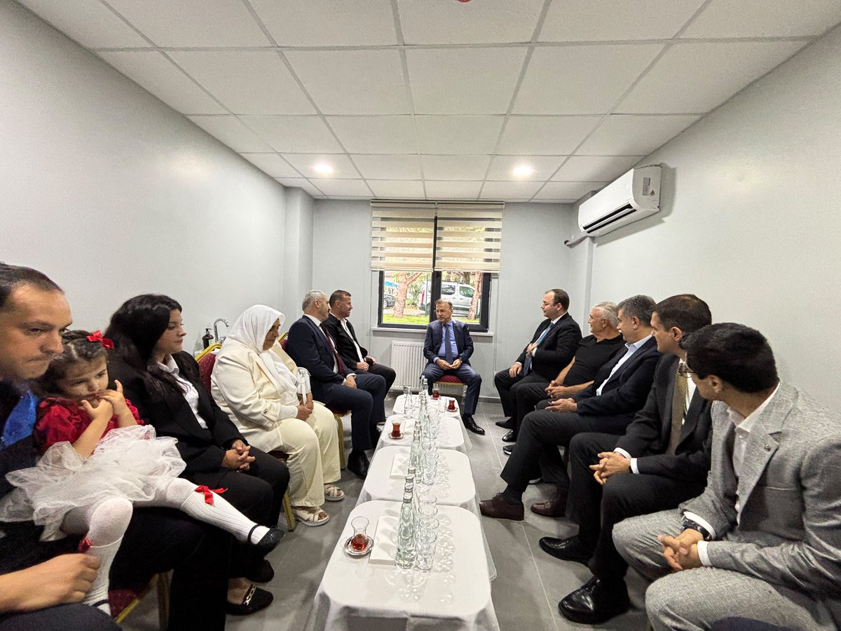 gokhangurektr's tweet photo. İstanbul Valimiz Sayın Davut Gül’ün teşrifleriyle, Durusu Şehit Polis Ayhan Ölçer Aile Sağlığı Merkezi’nin açılışını Belediye Başkanımız Mustafa Candaroğlu ile birlikte gerçekleştirdik.

Aziz şehidimizin adını yaşatacak, hemşehrilerimize modern ve nitelikli sağlık hizmeti sunacak bu kıymetli yatırımın ilçemize ve Durusu Mahallemize hayırlı olmasını diliyor; emeği geçen herkese teşekkür ediyorum.