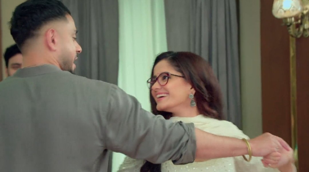 ayeshaxsukoon_'s tweet photo. Thanks to the world for becoming blind, except the shippers, including Kumar, who watched them dance their heart out✨

Kudos to AdSha for keeping ManVik alive through their chemistry, while many kept issuing it's death certificate.
#AyeshaSingh #AdnanKhan #Mannat #ManVik https://t.co/wDqAWNxzep