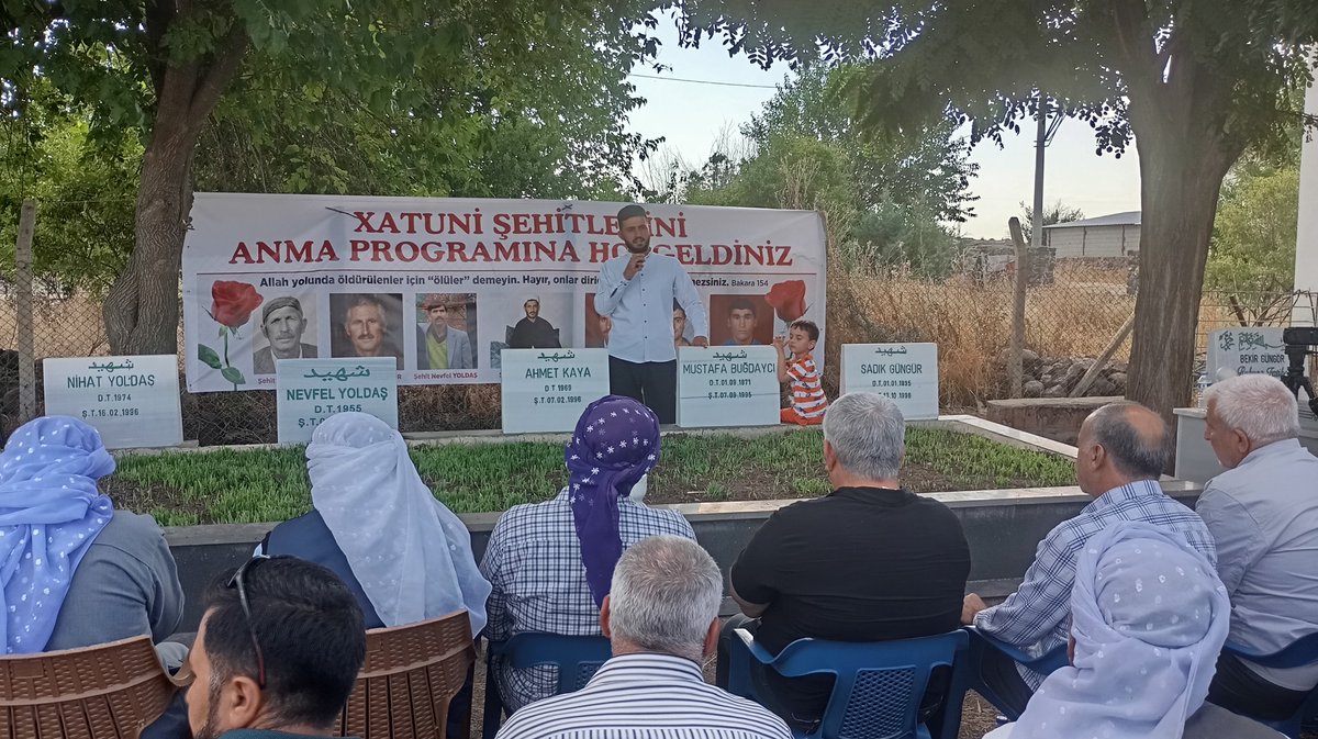 HudaParKayapinr's tweet photo. “Şehidlerin yolu yolumuzdur”

İlçe Başkanımız Ali Bilmez ve beraberindeki heyetimiz, Sağkulak (Xatunî) köyünde düzenlenen şehitleri anma programına katıldı.

Program boyunca şehitlerimizin kabirleri ziyaret edildi, ruhlarına Fatiha okundu. https://t.co/onHyFoZtIP