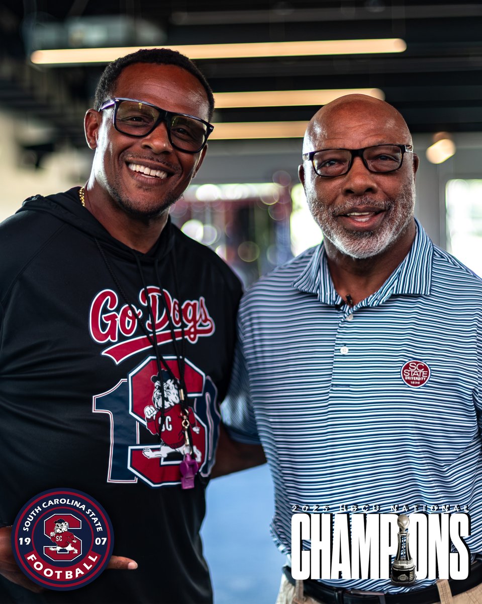 SCState_Fb's tweet photo. #GoDogs

🐶🏆 A LEGEND RETURNS HOME! 🏆🐶

Your 2025 HBCU NATIONAL CHAMPION BULLDOGS were honored to welcome NFL HALL OF FAMER and SC STATE FOOTBALL LEGEND DONNIE SHELL @donnie_shell back to his old stomping grounds! 🔥🔵🔴

A BULLDOG GREAT poured into the next generation, sharing powerful stories, unforgettable moments, and wisdom from a journey that went from ORANGEBURG to FOOTBALL IMMORTALITY! 🏈🐐

Different eras. Same bloodline. Same BULLDOG STANDARD. 💪🏾🐶

Thank you, Mr. Shell, for coming HOME and spending time with your Bulldogs! Once a Bulldog… ALWAYS A BULLDOG! 🏆

@SCStateAthletic @MEACSports @coachberry77 
#PayTheFEE
#DigDEEP
#STATEofMind
#RaiseTheBAR
🔴🔵🐶🏈