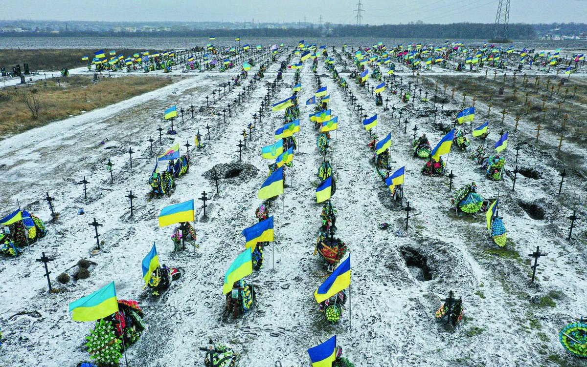 PChaibriant's tweet photo. Aucun président ukrainien n'a été invité au défilé du 14 juillet.
JAMAIS.
C'est dire l'état des relations Ukraine France...
2026: Zelensky (qui n'est plus président depuis 2024) est invité d'HONNEUR de Macron.
En remerciement des milliers de morts dont il est responsable... https://t.co/iDCVO2rUnT