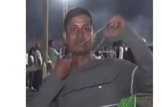 kambakthzin's tweet photo. Name - Pandit Rajkumar Dubey
Age - 32
Job - caretaking cows at a Ashram
Crime - R@PING A COW WHILE DRUNK
Religion - GANGETIC BRAHMINISM
Caste - SARYUPARIN SAWALAKHIYA BRAHMIN
Ideology - GANGETIC BRAHMINISM
Aim - BRAHMIN NATION https://t.co/0xLKFAa6jj