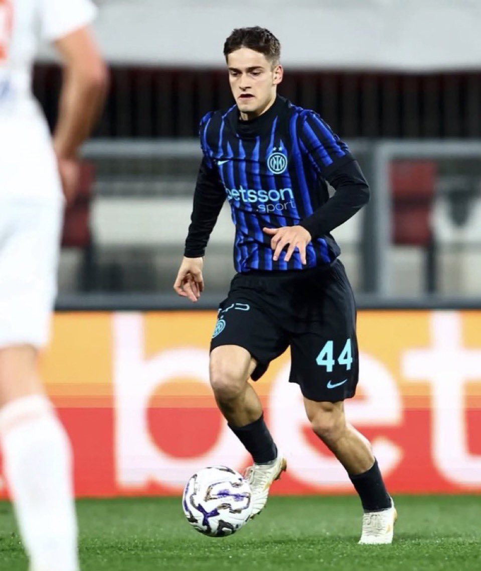 FCUTransfers's tweet photo. 🚨JUST IN: #InterU23 midfielder, Thomas Berenbruch, is close to joining FC Utrecht in the Eredivisie. 🇮🇹 

[@SkySport via @DiMarzio] https://t.co/vlCHGa3Xr9