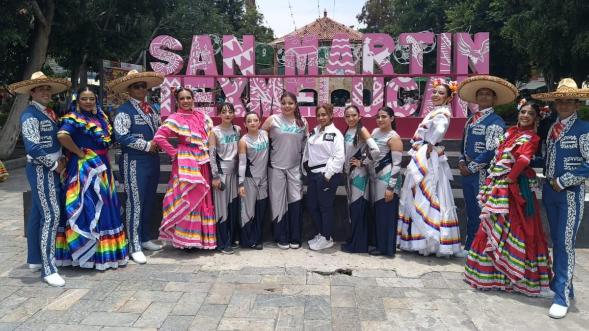 utezoficial's tweet photo. ✨El selectivo de danza dejó huella con su participación en la Tercera Muestra Artística de Danza "Orgullo Halcón", celebrada en San Martín Texmelucan, Puebla, atendiendo a la distinguida invitación de la ANUIES. 🤩

#LaTierraQueNosUne #FamiliaDGUTyP #OrgulloUTEZ https://t.co/yhRc6L1S5m