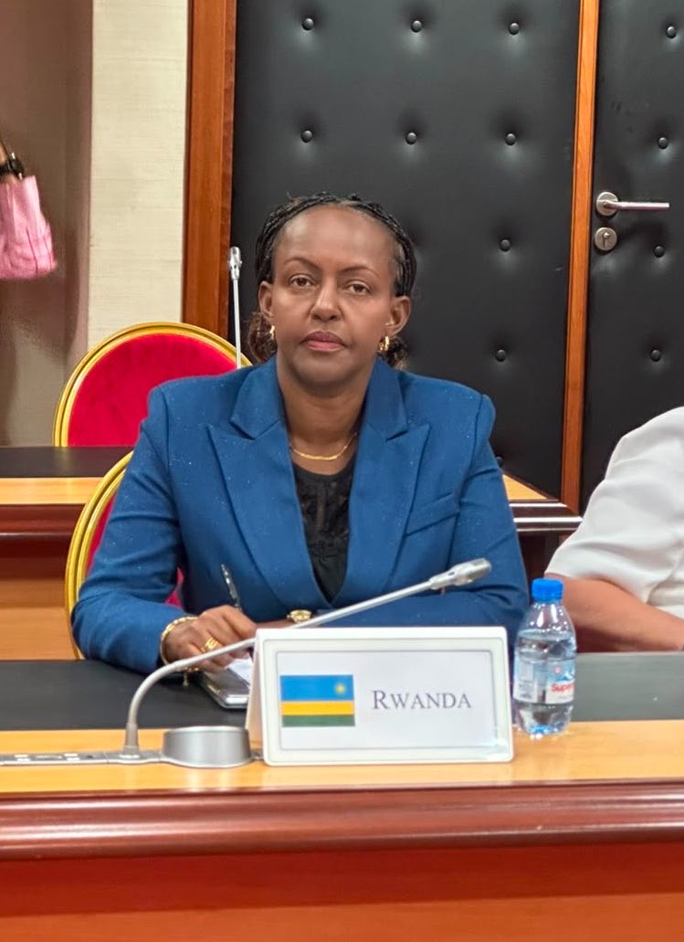 RwandaParliamnt's tweet photo. À l’occasion de la 51ᵉ Session de l’@APFfrancophonie à Yaoundé,  la Deputée Kanyandekwe Christine , Membre de la Commission Politique de l'APF a présenté, au nom du Parlement du Rwanda, l'actualité politique du Rwanda lors de la réunion de la commission politique dédiée aux situations politiques dans les pays membres de l'APF. 
Elle a partagé que le Rwanda demeure stable sur les plans politique et institutionnel et que les autorités poursuivent la mise en œuvre des programmes politiques axé sur la bonne gouvernance, la transformation économique, le développement inclusif et le renforcement de la résilience nationale.