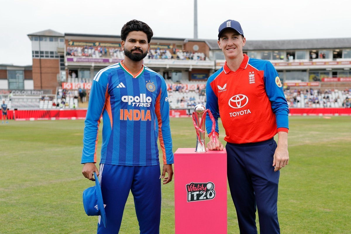 anucricketlog's tweet photo. After that last match, I just want a solid powerplay today. No silly wickets please, just pure cricketing shots 🙏 
#INDvENG https://t.co/X8fXjGhzkG