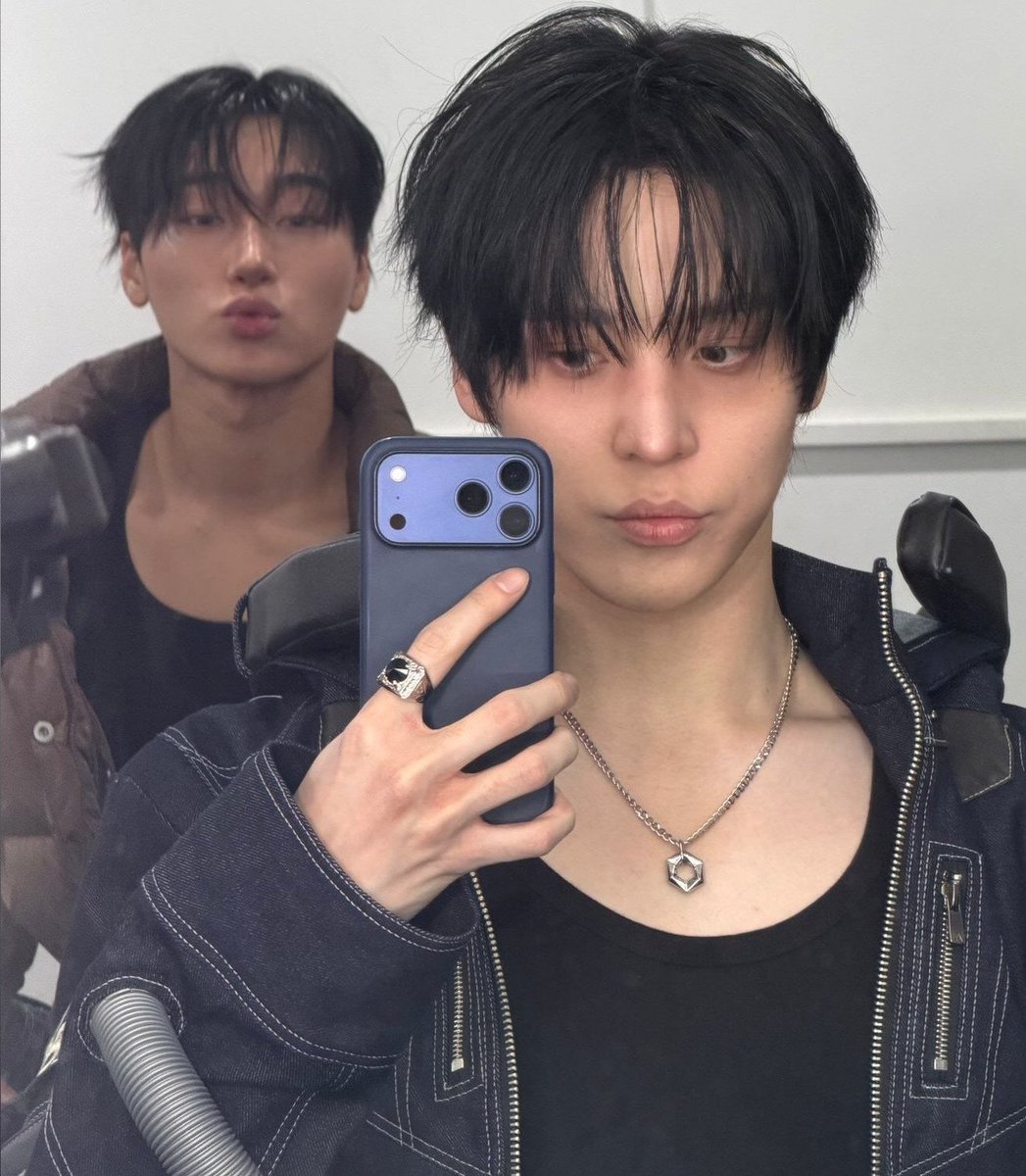 spideyunhoe's tweet photo. THIS PIC IS SO CUTEEEEE https://t.co/5azOwgHK7k