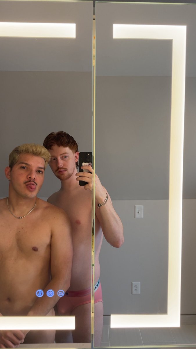 bloodyangelboy's tweet photo. jock and his twink boyfriend https://t.co/OSt2D1UkDJ