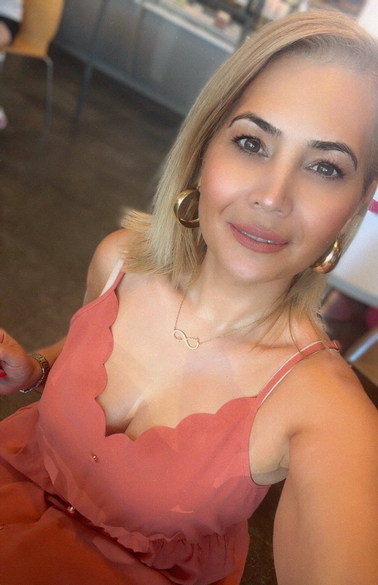 makaveli2912's tweet photo. Bir Seda Sayan atasözü der ki:
“Köpek gibi çalışıp, kraliçe gibi yaşayan bir kadınım.” 👑☕️😏
#SedaSayan #QueenEnergy #CoffeeTime #GüçlüKadın #NouvellePhotoDeProfil https://t.co/cEyDYn7hwM