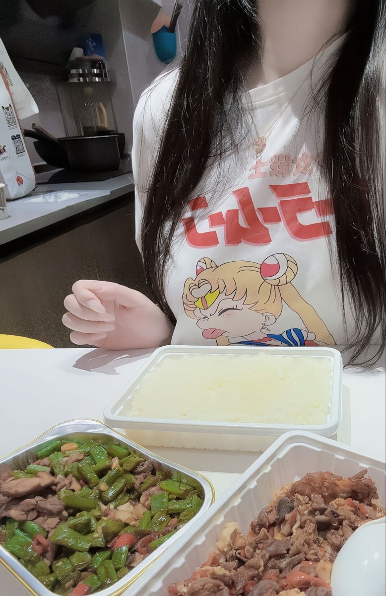 mlgame_'s tweet photo. 湖南女高，交配经历少的可怜，只被前男朋友使用了一次，可惜了极品的BBW，遇到这样的废物，完全是暴殄天物。

所谓差生文具多，没有肉棒的填充，只能私藏一堆玩具，寂寞的深夜，抚慰饥渴的奶子、骚穴和屁眼。

#BBW #反差 #曝光 #女高 https://t.co/eCVNbfw8vb