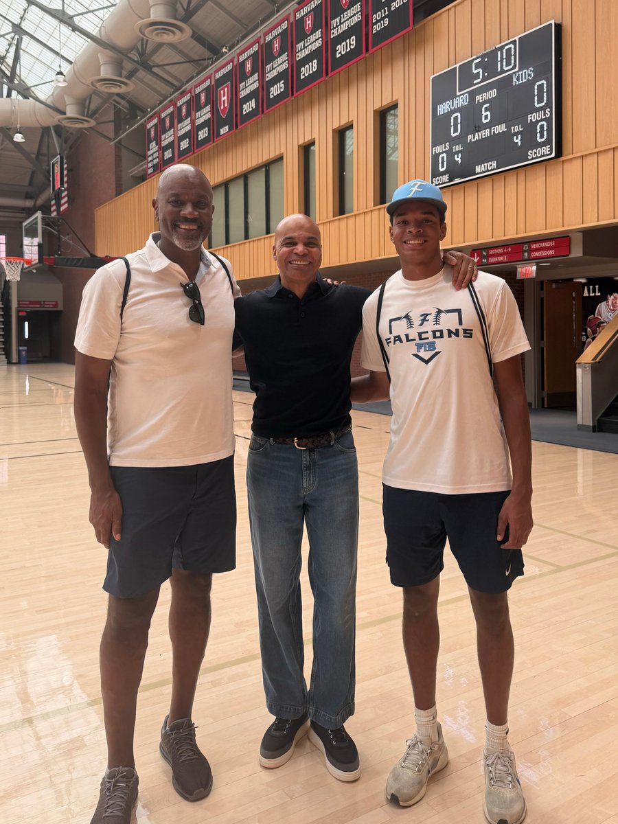 HarvardMBB's tweet photo. 🤝 Coach Amaker catching up with childhood friend and former Duke teammate, Billy King! Together they won two AAU national championships, went to the NCAA Final Four, both won the National Defensive Player of the Year award, and both captained the Blue Devils!

#GoCrimson https://t.co/8tf5lRHznG