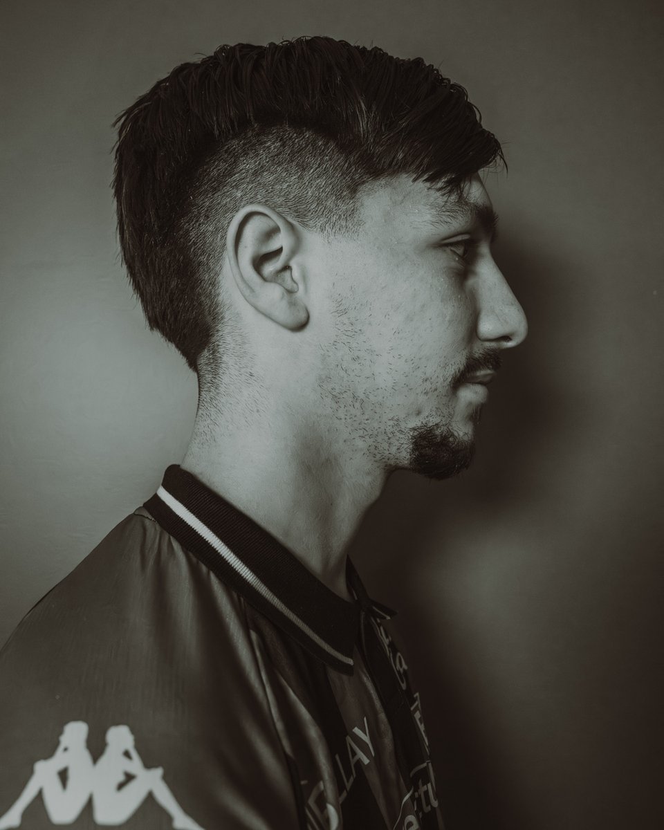 EAGuingamp's tweet photo. [#MercatoEAG] ✍️ 𝗙𝗹𝗼𝗿𝗲𝗻𝘁 𝗦𝗮𝗻𝗰𝗵𝗲𝘇 est 𝗚𝘂𝗶𝗻𝗴𝗮𝗺𝗽𝗮𝗶𝘀 

Élu meilleur joueur de National en 2025-26, le milieu de 23 ans rejoint 𝗘𝗻 𝗔𝘃𝗮𝗻𝘁 pour quatre saisons.

Degemer Mat 𝗙𝗹𝗼𝗿𝗲𝗻𝘁 ! ❤️‍🔥🖤

#TeamEAG #WarRaok

➕ d'infos ⤵️
