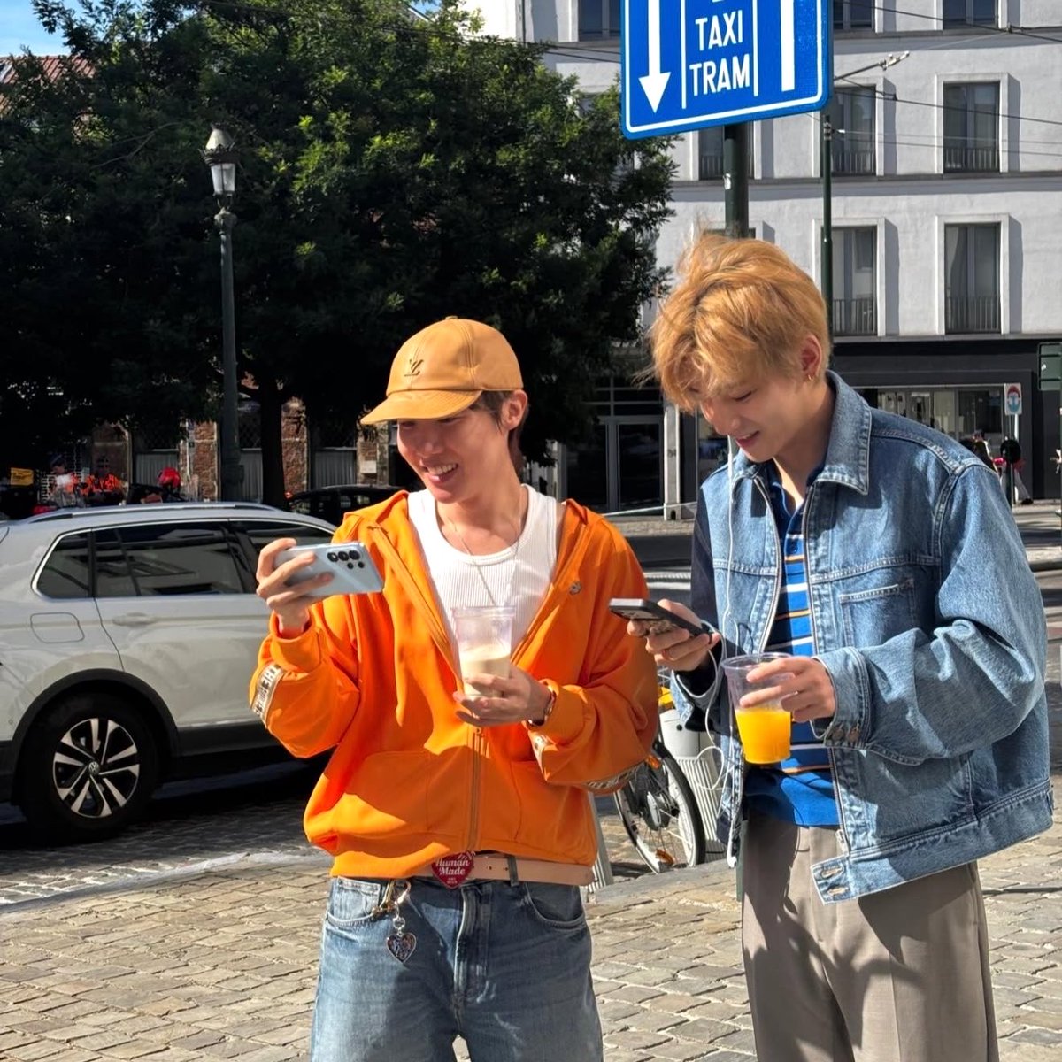 vminnightsky's tweet photo. hobi with the 95z soulmates…
the sunshine line💌 https://t.co/sFi0GAWpot