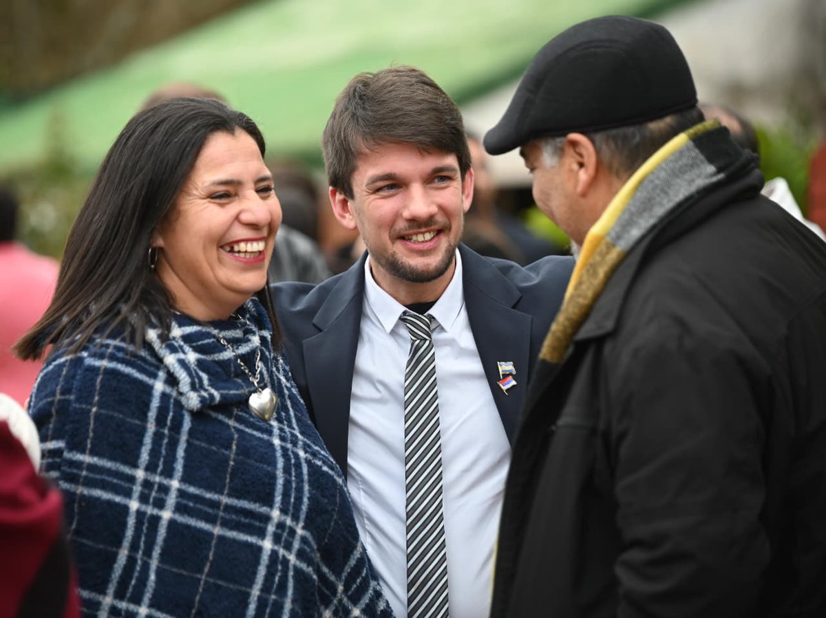 lucasaromero's tweet photo. En este 9 de Julio celebramos el coraje de quienes forjaron una Nación libre y renovamos el compromiso de seguir construyendo una Argentina con más oportunidades para todos.

La Independencia nos inspira a trabajar unidos, con convicción, respeto por nuestros valores y la certeza de que los grandes desafíos se alcanzan cuando avanzamos en equipo, con un mismo objetivo: una Patria cada día mejor.

¡Vamos, Argentina!
¡Feliz Día de la Independencia! 🇦🇷
