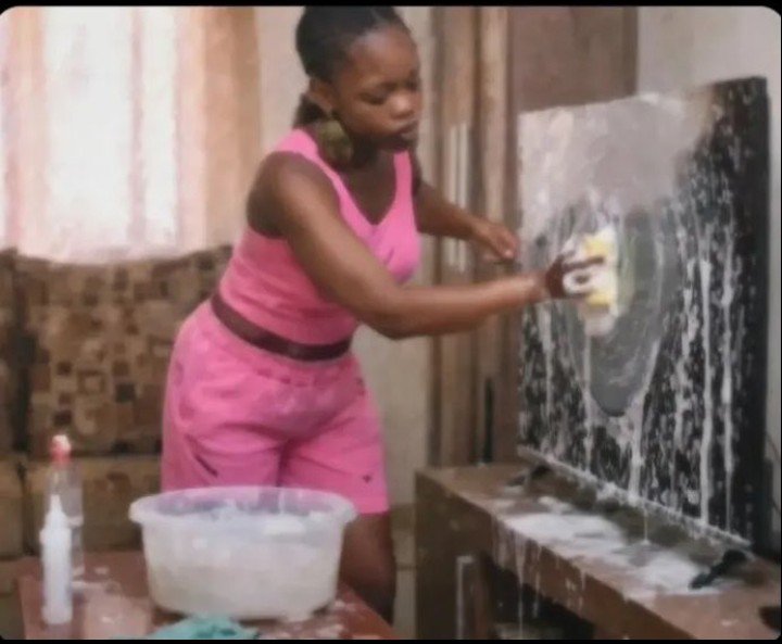 Its_bimi's tweet photo. Imagine coming home to see your girlfriend doing this 😭 https://t.co/2QRriyRjqG