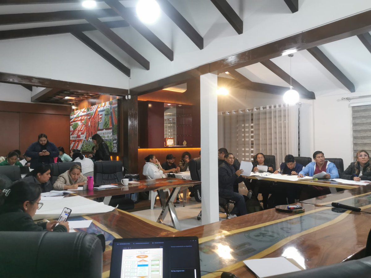 cgecencap's tweet photo. ✍️ 𝗡𝗼𝘁𝗶𝗰𝗶𝗮𝘀 𝗖𝗘𝗡𝗖𝗔𝗣✍
Con ocasión de la reciente conmemoración del Día del Trabajador en Salud Pública de Bolivia, el Centro de Capacitación de la CGE resalta el compromiso del sector salud con la formación continua. https://t.co/ieSnRvlm6E