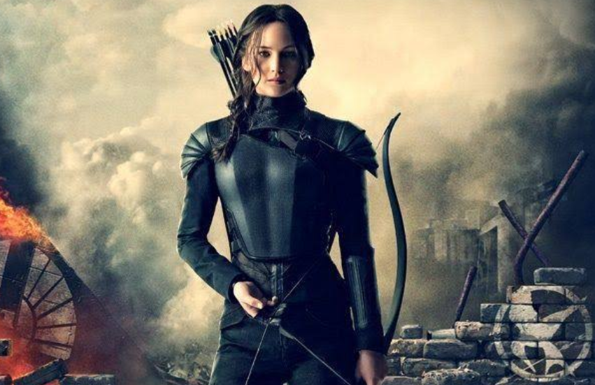 Noticia_Recente's tweet photo. 🚨 Os cinco filmes da franquia Jogos Vorazes voltarão aos cinemas em setembro de 2026. A relançamento promete levar os fãs de volta às telonas para reviver a saga completa de Katniss Everdeen. 🍿🔥 https://t.co/ph9osVRq0P