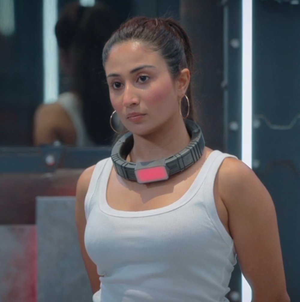 mistveilx's tweet photo. the prettiest girl in the house 🌸

#ShreyaKalra #LockUpp2 #LockUpp https://t.co/sepezuqMX9