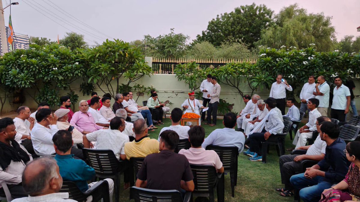 Abhinesh4BJP's tweet photo. आज रतनगढ़ स्थित आवास पर आयोजित जनसुनवाई में विभिन्न स्थानों से पधारे सम्मानित नागरिकों एवं समर्पित कार्यकर्ताओं से आत्मीय भेंट कर उनकी समस्याओं एवं सुझावों को सुनते हुए त्वरित समाधान हेतु संबंधित अधिकारियों को निर्देशित किया।

#जनसुनवाई #जनविश्वास #जनसेवा #रतनगढ़ https://t.co/KO9nA7XN24