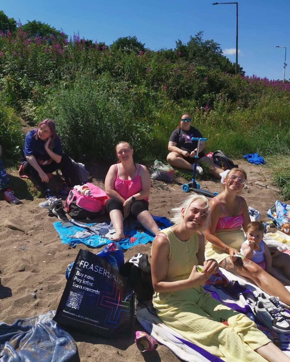 Spartans_CF's tweet photo. ☀️☀️☀️ Spartans Extra Time families enjoying a day at the beach, and not a screen in sight! 

Playing in the sand, splashing in the water and chilling. Waving at every ✈️  passing over head! Taking some well-earned time away to relax and enjoy sunshine together 😎

#Hereforgood https://t.co/105tFRzn4i