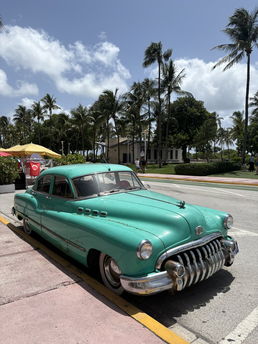 Jack_Routley2's tweet photo. Boston ✅
New York ✅
Atlanta ✅
Mexico City ✅

Final part of the World Cup trip being Miami. Bit of #colu on display also 🤝 https://t.co/lROB1HoHuM