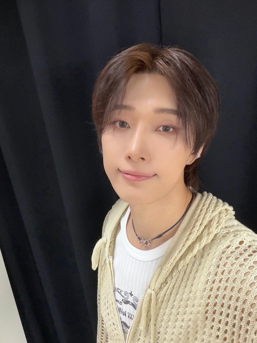 OmegaX_members's tweet photo. [#OX]

난 이제 집간다아아아 
포애기 잘자!

#OMEGA_X #오메가엑스
#재한 #JAEHAN https://t.co/dDmF4s2Lpk